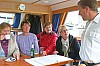 StBtsm Grund informiert die Frauen M. Ohstroem, E. Buergelt, U. Regenbrecht, R. Prokoph, v.l..JPG