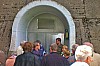 Vor der Innenbesichtigung der Staumauer.JPG
